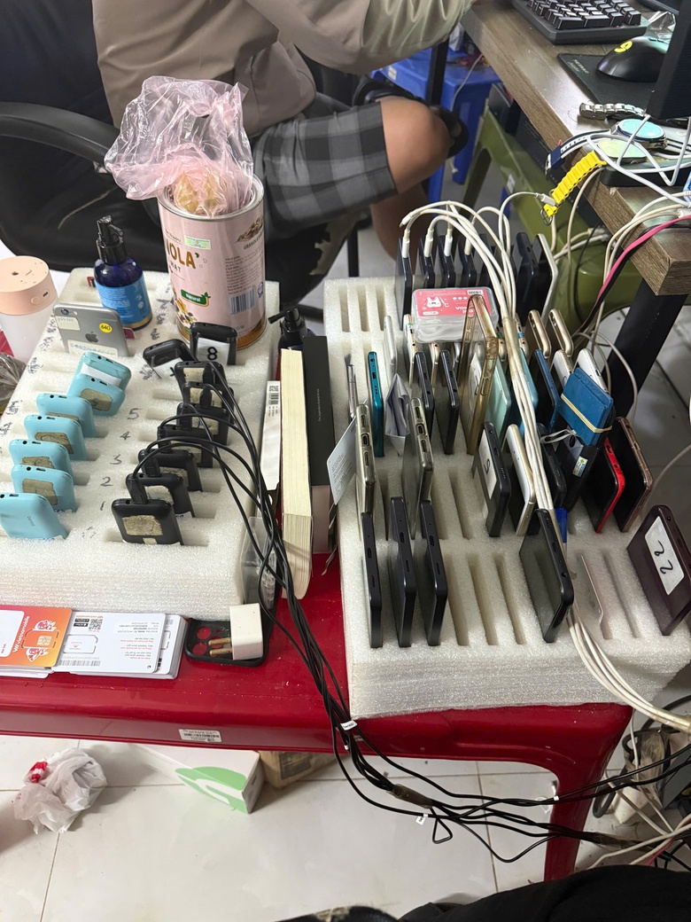 C&ocirc;ng an Đ&agrave; Nẵng triệt ph&aacute; đường d&acirc;y lừa đảo xuy&ecirc;n quốc gia, chiếm đoạt h&agrave;ng trăm tỷ đồng- Ảnh 2.