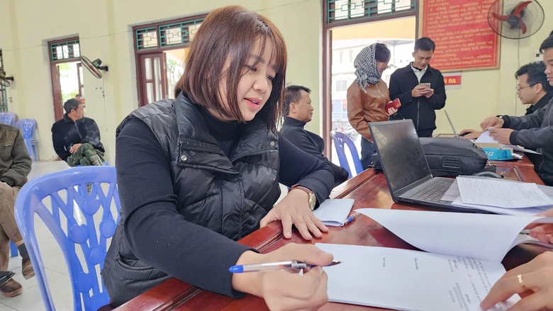 Cận Tết, người dân phấn khởi nhận bồi thường giải phóng mặt bằng sân bay Gia Bình- Ảnh 12. Cận Tết, người dân phấn khởi nhận bồi thường giải phóng mặt bằng sân bay Gia Bình- Ảnh 12.