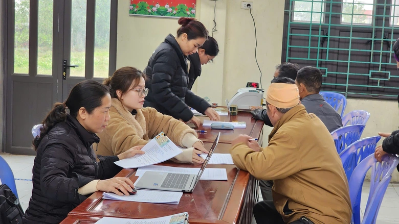 Cận Tết, người dân phấn khởi nhận bồi thường giải phóng mặt bằng sân bay Gia Bình- Ảnh 13. Cận Tết, người dân phấn khởi nhận bồi thường giải phóng mặt bằng sân bay Gia Bình- Ảnh 13.