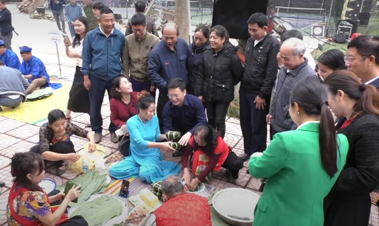 Đặc sắc hội thi g&oacute;i b&aacute;nh chưng v&agrave; b&agrave;y m&acirc;m cỗ Tết ở x&atilde; miền n&uacute;i H&agrave; Tĩnh- Ảnh 4.