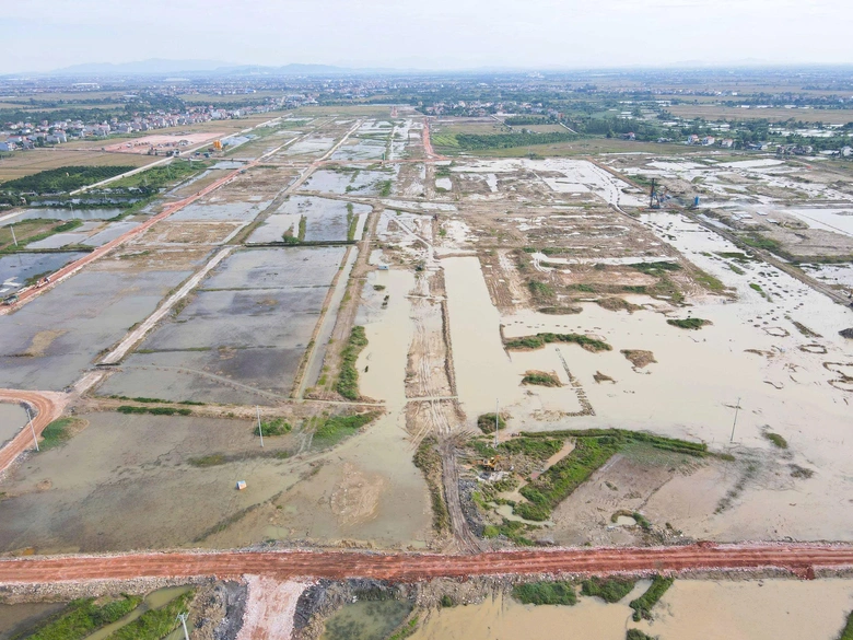 Cận Tết, người dân phấn khởi nhận bồi thường giải phóng mặt bằng sân bay Gia Bình- Ảnh 14. Cận Tết, người dân phấn khởi nhận bồi thường giải phóng mặt bằng sân bay Gia Bình- Ảnh 14.