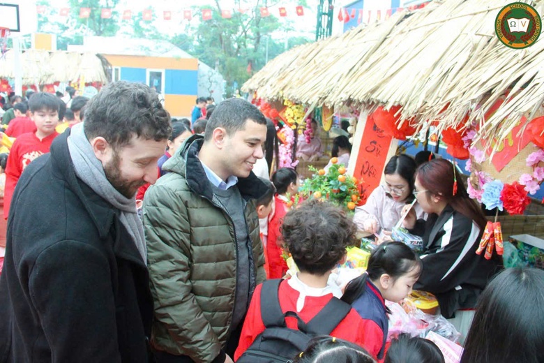 Hội chợ Xu&acirc;n gắn kết: Tết cổ truyền v&agrave; những trải nghiệm học đường- Ảnh 13.