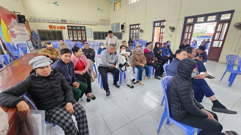 Cận Tết, người dân phấn khởi nhận bồi thường giải phóng mặt bằng sân bay Gia Bình- Ảnh 5. Cận Tết, người dân phấn khởi nhận bồi thường giải phóng mặt bằng sân bay Gia Bình- Ảnh 5.