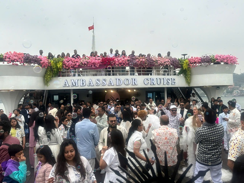 Lần đầu tiên hang Ngọc Rồng trở thành không gian tổ chức đám cưới của tỷ phú Ấn Độ- Ảnh 8. Lần đầu tiên hang Ngọc Rồng trở thành không gian tổ chức đám cưới của tỷ phú Ấn Độ- Ảnh 8.