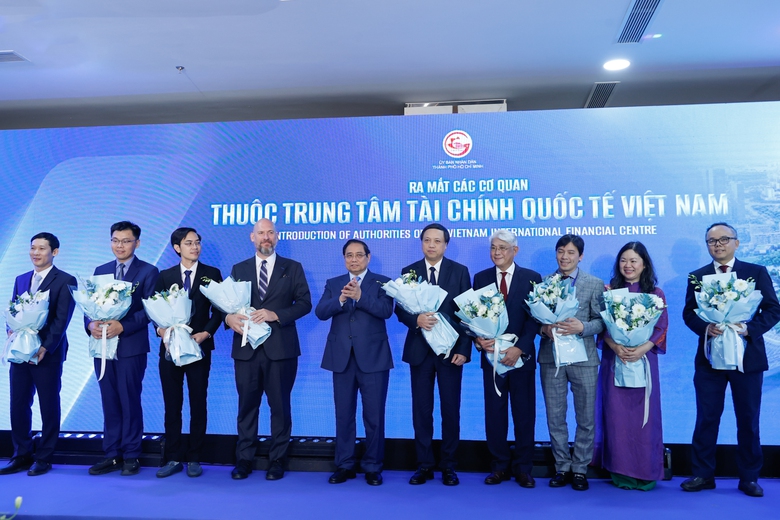 Thủ tướng: X&acirc;y dựng Trung t&acirc;m T&agrave;i ch&iacute;nh Quốc tế l&agrave; bước đi chiến lược của Việt Nam- Ảnh 2.