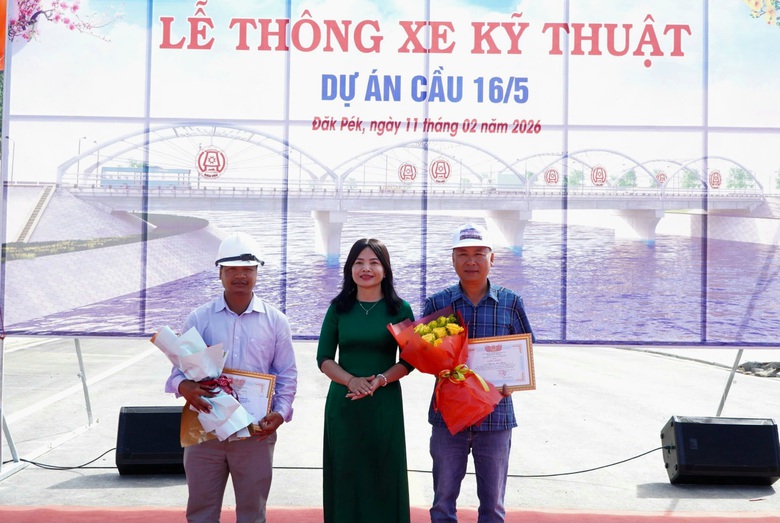 Quảng Ng&atilde;i: Cầu 86 tỷ đồng bắc qua s&ocirc;ng P&ocirc; K&ocirc; th&ocirc;ng xe, phục vụ người d&acirc;n đi lại dịp Tết- Ảnh 10.