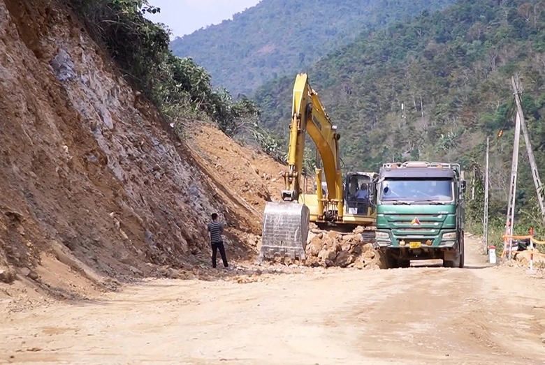 Nghệ An: Đẩy nhanh tiến độ c&aacute;c dự &aacute;n giao th&ocirc;ng theo chương tr&igrave;nh mục ti&ecirc;u quốc gia- Ảnh 2.