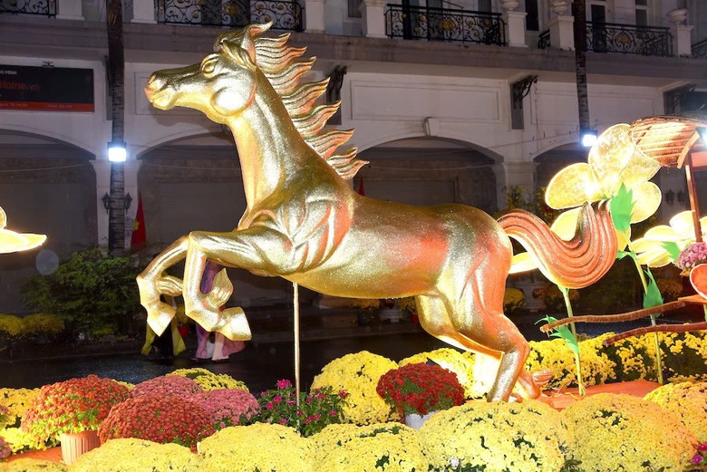 Hội hoa xuân Phú Mỹ Hưng, chợ hoa Bình Đông mở cửa, giữ trọn “hồn Xuân” Sài Gòn- Ảnh 1. Hội hoa xuân Phú Mỹ Hưng, chợ hoa Bình Đông mở cửa, giữ trọn “hồn Xuân” Sài Gòn- Ảnh 1.