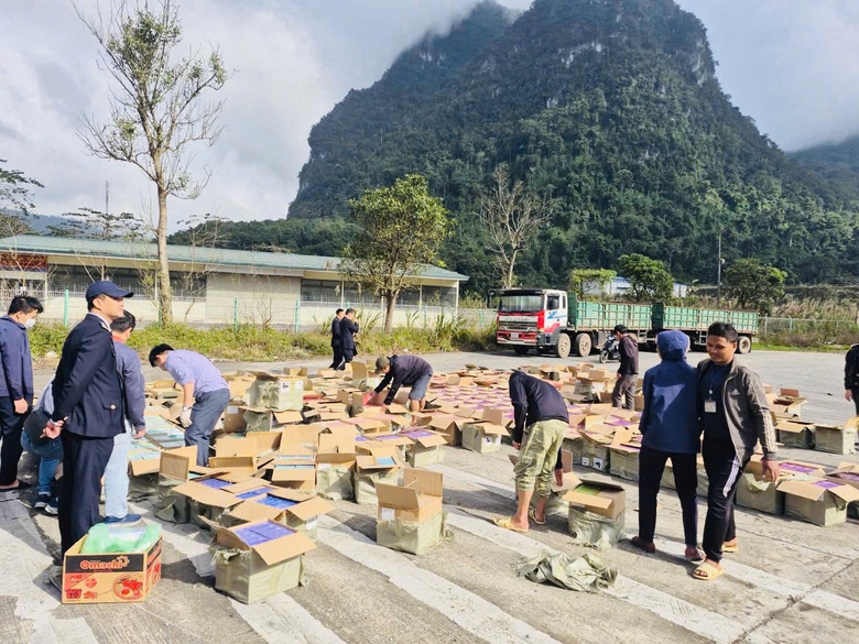 Khởi tố vụ buôn lậu thuốc lá điện tử "khủng" hơn 9 tỷ đồng- Ảnh 1. Khởi tố vụ buôn lậu thuốc lá điện tử "khủng" hơn 9 tỷ đồng- Ảnh 1.