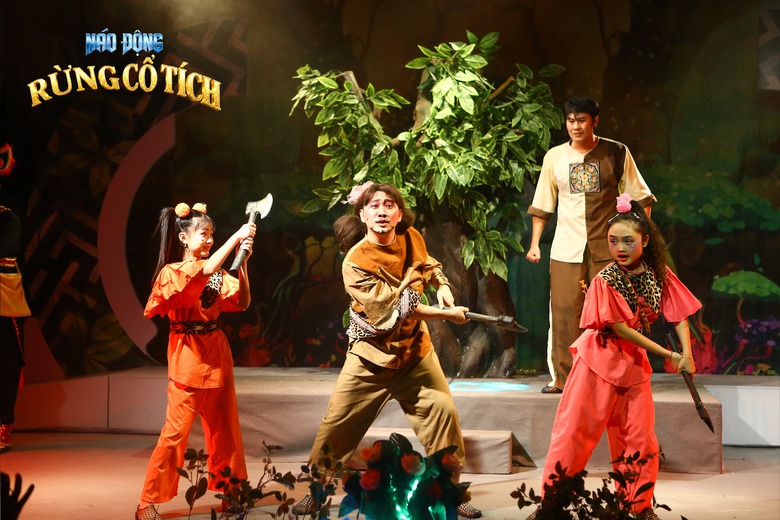 S&acirc;n khấu kịch tất bật s&aacute;ng đ&egrave;n dịp tết Nguy&ecirc;n đ&aacute;n B&iacute;nh Ngọ- Ảnh 6.