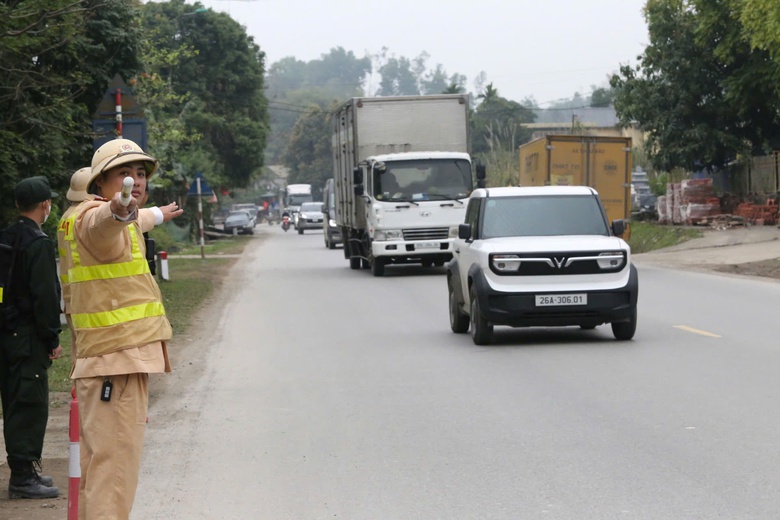 Cao điểm xử l&yacute; vi phạm ATGT dịp Tết Nguy&ecirc;n đ&aacute;n: Kh&ocirc;ng v&ugrave;ng cấm, kh&ocirc;ng ngoại lệ- Ảnh 1.