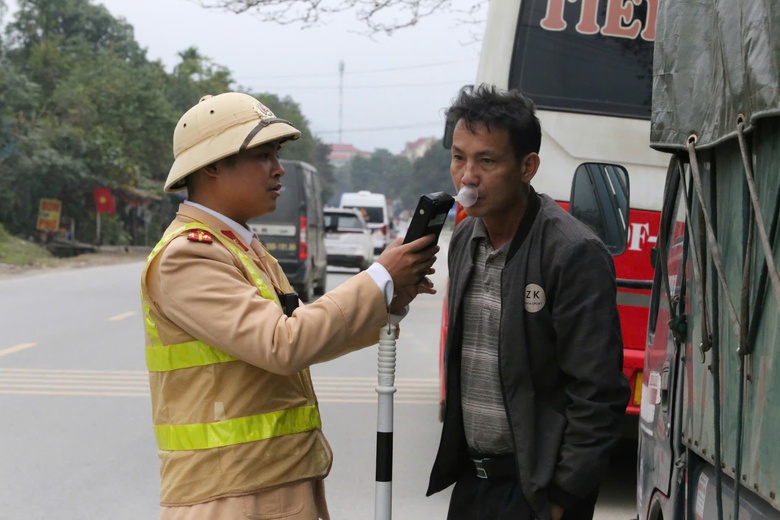 Cao điểm xử l&yacute; vi phạm ATGT dịp Tết Nguy&ecirc;n đ&aacute;n: Kh&ocirc;ng v&ugrave;ng cấm, kh&ocirc;ng ngoại lệ- Ảnh 5.