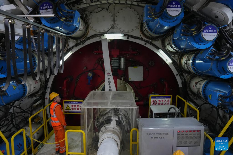 Cận cảnh công tác khoan hầm đường sắt cao tốc xuyên biển dài nhất thế giới- Ảnh 5. Cận cảnh công tác khoan hầm đường sắt cao tốc xuyên biển dài nhất thế giới- Ảnh 5.