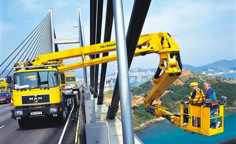 Hơn 200 tỷ đồng ứng dụng AI trong bảo tr&igrave; cầu đường bộ- Ảnh 1.