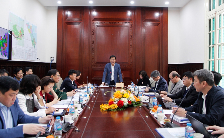 Thứ trưởng Nguyễn Tường Văn chủ tr&igrave; Hội nghị thẩm định Nhiệm vụ điều chỉnh Quy hoạch chung x&acirc;y dựng Khu kinh tế Nghi Sơn, tỉnh Thanh Ho&aacute; đến năm 2045, tầm nh&igrave;n đến năm 2060.