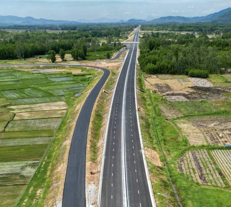 Chưa th&ocirc;ng xe cao tốc đoạn qua Gia Lai để bảo đảm an to&agrave;n khai th&aacute;c- Ảnh 2.