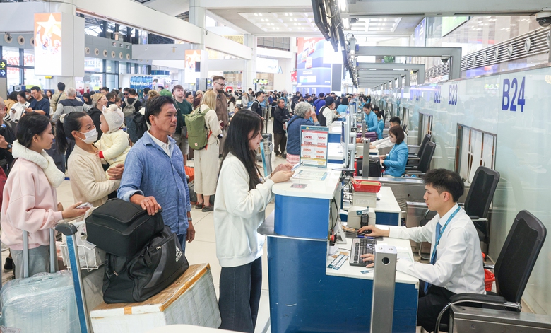 Cục H&agrave;ng kh&ocirc;ng y&ecirc;u cầu bảo đảm quyền lợi h&agrave;nh kh&aacute;ch khi điều chỉnh chuyến bay- Ảnh 1.