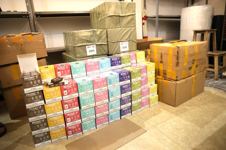 H&agrave; Tĩnh: Triệt ph&aacute; đường d&acirc;y bu&ocirc;n lậu thuốc l&aacute; điện tử quy m&ocirc; lớn trị gi&aacute; gần 9 tỷ đồng- Ảnh 2.