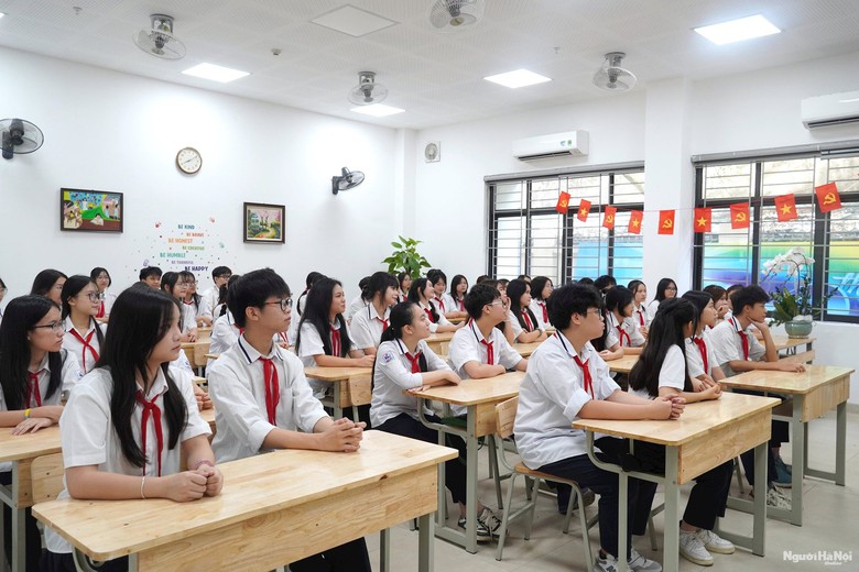 Học sinh H&agrave; Nội bước v&agrave;o giai đoạn nước r&uacute;t &ocirc;n thi lớp 10- Ảnh 2.
