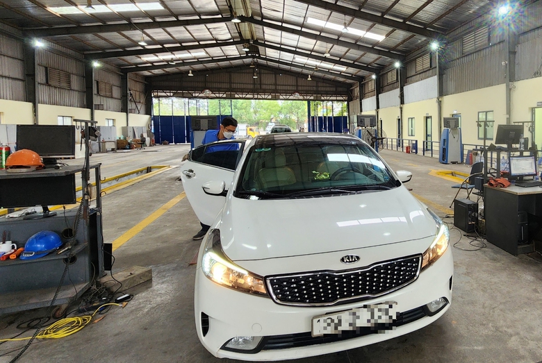 Cơ sở đăng kiểm phải c&ocirc;ng khai mức kh&iacute; thải, quy tr&igrave;nh kiểm tra- Ảnh 1.