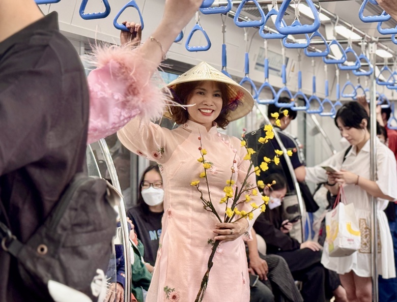 Metro số 1 phục vụ hơn 571.000 lượt khách dịp Tết Bính Ngọ 2026- Ảnh 3. Metro số 1 phục vụ hơn 571.000 lượt khách dịp Tết Bính Ngọ 2026- Ảnh 3.