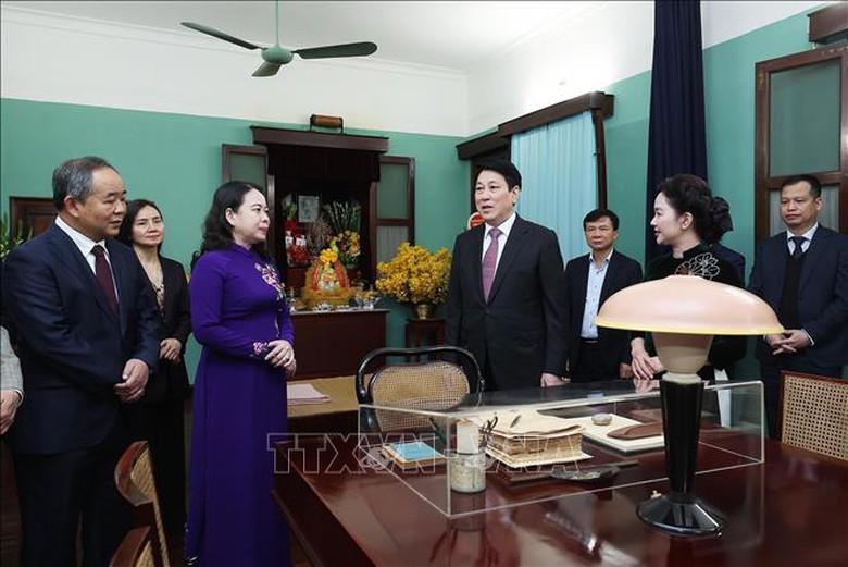 Chủ tịch nước Lương Cường dâng hương tưởng niệm Chủ tịch Hồ Chí Minh tại Di tích Nhà 67- Ảnh 3. Chủ tịch nước Lương Cường dâng hương tưởng niệm Chủ tịch Hồ Chí Minh tại Di tích Nhà 67- Ảnh 3.