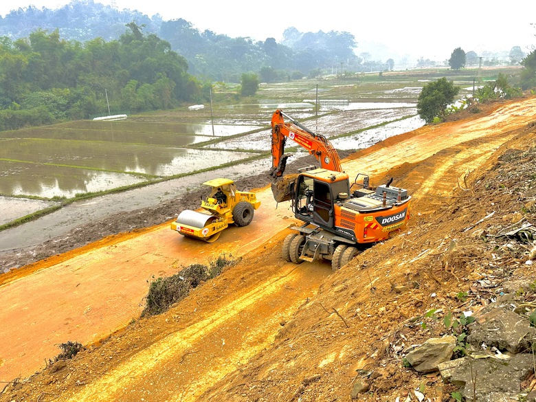 Tuy&ecirc;n Quang: Tăng tốc thi c&ocirc;ng đường c&aacute;ch mạng T&acirc;n Tr&agrave;o - Trung Y&ecirc;n, ho&agrave;n th&agrave;nh trước 19/5- Ảnh 3.