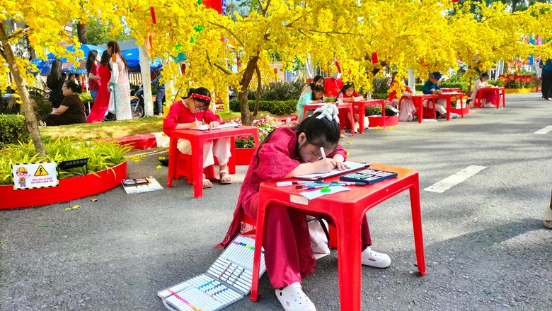 Rộn r&agrave;ng "Xu&acirc;n đổi mới - Tết vươn m&igrave;nh" 2026 ở xứ c&ocirc;ng tử Bạc Li&ecirc;u- Ảnh 8.