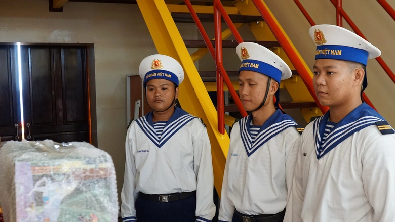 Giữa biển trời m&ecirc;nh mang, những người l&iacute;nh trẻ đ&oacute;n một m&ugrave;a xu&acirc;n kh&aacute;c- Ảnh 9.