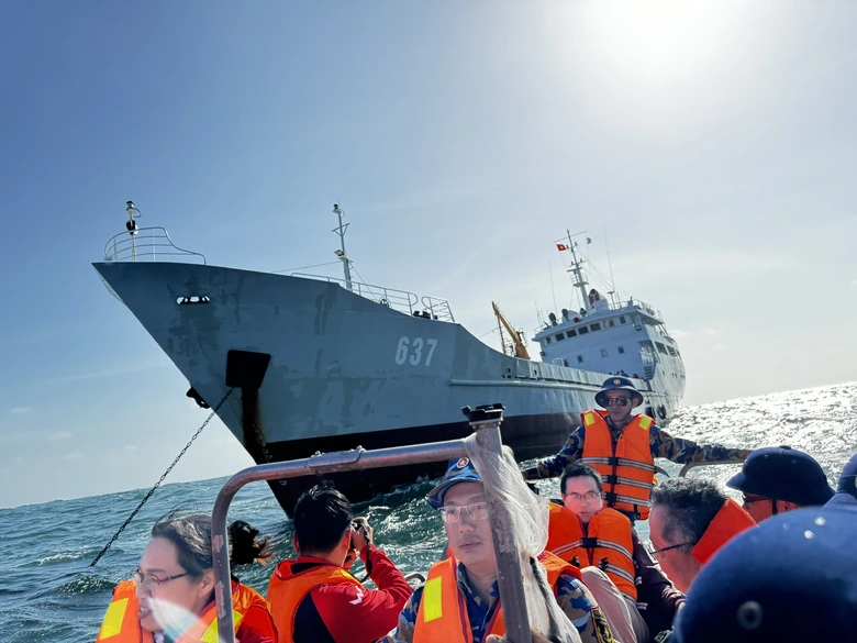 Giữa biển trời m&ecirc;nh mang, những người l&iacute;nh trẻ đ&oacute;n một m&ugrave;a xu&acirc;n kh&aacute;c- Ảnh 4.