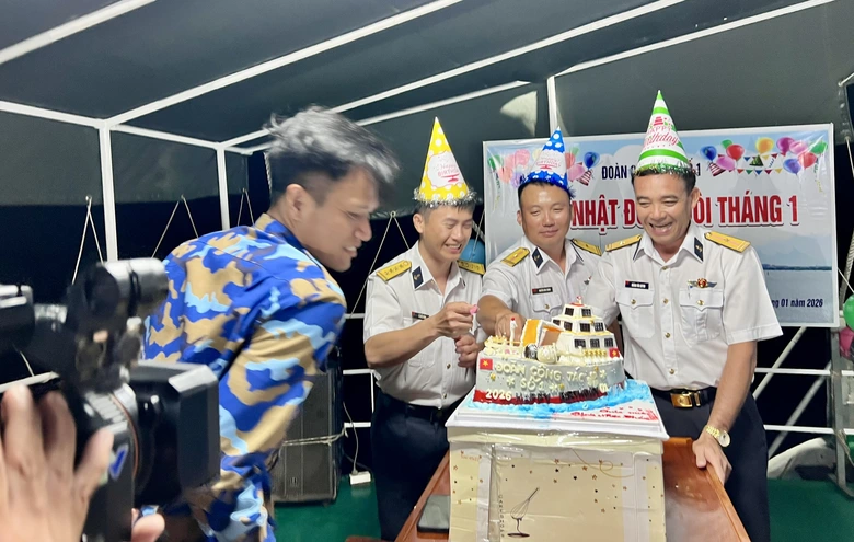 Giữa biển trời m&ecirc;nh mang, những người l&iacute;nh trẻ đ&oacute;n một m&ugrave;a xu&acirc;n kh&aacute;c- Ảnh 7.