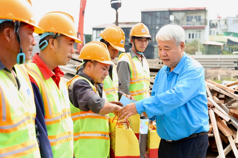 Tết ấm &aacute;p cho người lao động xa qu&ecirc; ở lại th&agrave;nh phố- Ảnh 4.