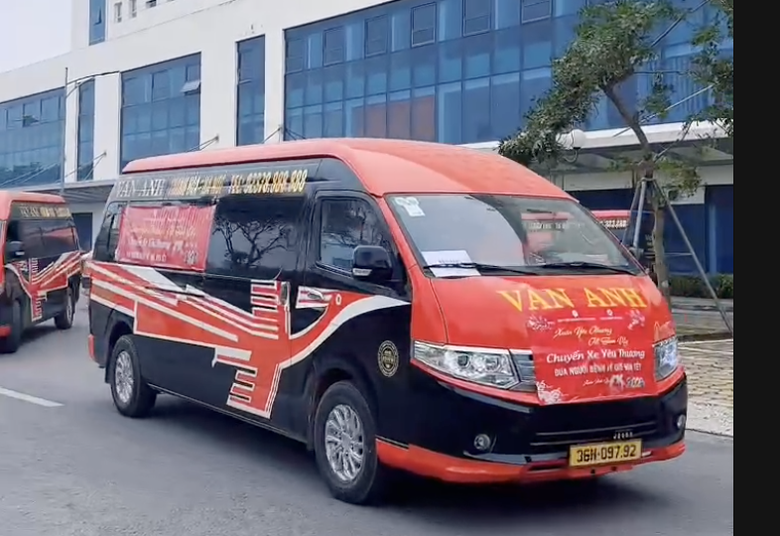 Tết này, nhiều hành khách về quê bằng… tấm vé của lòng nhân ái- Ảnh 2. Tết này, nhiều hành khách về quê bằng… tấm vé của lòng nhân ái- Ảnh 2.