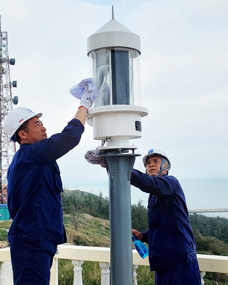 Tết của người gác đèn Bạch Long Vĩ- Ảnh 2. Tết của người gác đèn Bạch Long Vĩ- Ảnh 2.