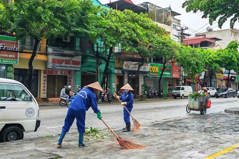 Những người giữ m&ugrave;a Xu&acirc;n sạch đẹp cho đ&ocirc; thị Ninh B&igrave;nh- Ảnh 1.