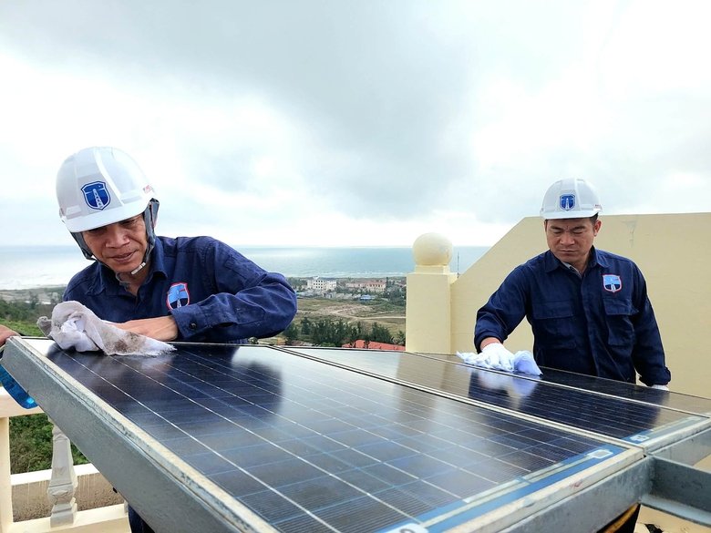 Tết của người gác đèn Bạch Long Vĩ- Ảnh 3. Tết của người gác đèn Bạch Long Vĩ- Ảnh 3.