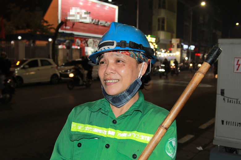 T&acirc;m sự của nữ lao c&ocirc;ng hơn 27 năm đ&oacute;n Giao thừa ngo&agrave;i đường- Ảnh 5.