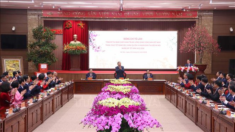 Tổng B&iacute; thư T&ocirc; L&acirc;m thăm, ch&uacute;c Tết Đảng bộ, ch&iacute;nh quyền v&agrave; nh&acirc;n d&acirc;n H&agrave; Nội - Ảnh 3.