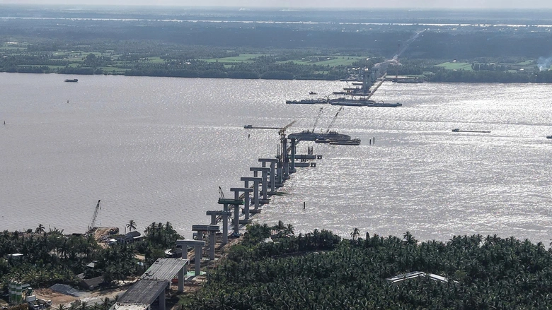 Dự án cầu Đại Ngãi đạt tiến độ hơn 65%, giải ngân vượt kế hoạch- Ảnh 1. Dự án cầu Đại Ngãi đạt tiến độ hơn 65%, giải ngân vượt kế hoạch- Ảnh 1.