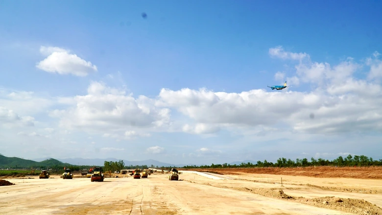 Tết trên công trường đường cất, hạ cánh số 2, Cảng hàng không Phù Cát- Ảnh 9. Tết trên công trường đường cất, hạ cánh số 2, Cảng hàng không Phù Cát- Ảnh 9.