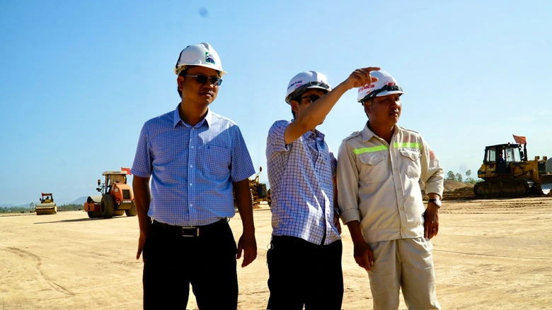 Tết trên công trường đường cất, hạ cánh số 2, Cảng hàng không Phù Cát- Ảnh 3. Tết trên công trường đường cất, hạ cánh số 2, Cảng hàng không Phù Cát- Ảnh 3.