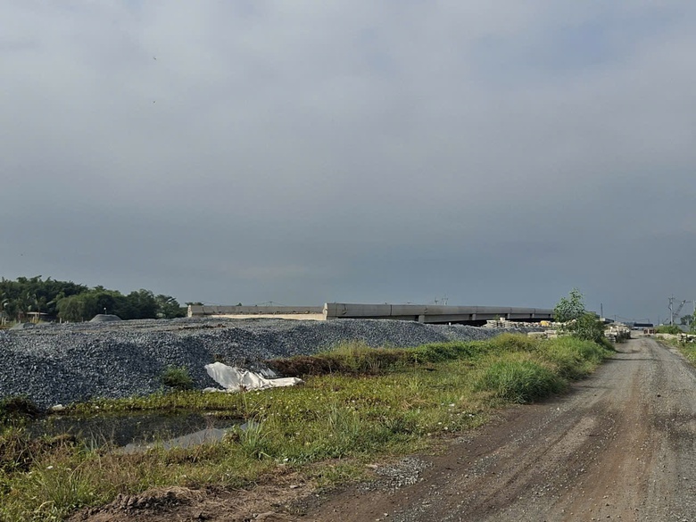 Cận Tết, c&ocirc;ng nh&acirc;n b&aacute;m trụ, thi c&ocirc;ng đường V&agrave;nh đai 3 TP.HCM- Ảnh 8.