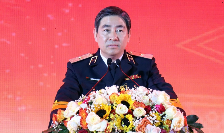 Đ&ecirc;m giao thừa, T&acirc;n Cảng C&aacute;t L&aacute;i đ&oacute;n 7 chuyến t&agrave;u xếp dỡ gần 11.200 TEU h&agrave;ng h&oacute;a- Ảnh 1.