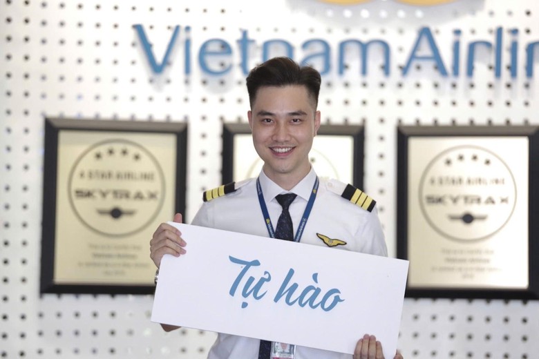 Sắc xanh tr&ecirc;n bầu trời v&agrave; những m&ugrave;a xu&acirc;n kh&ocirc;ng ph&aacute;o hoa- Ảnh 1.