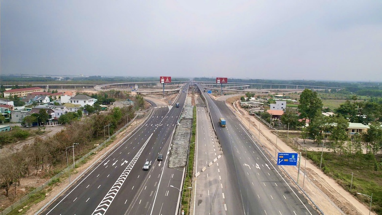 Sân bay Long Thành và mạng lưới cao tốc: Đòn bẩy đưa Đồng Nai thành cực tăng trưởng- Ảnh 8. Sân bay Long Thành và mạng lưới cao tốc: Đòn bẩy đưa Đồng Nai thành cực tăng trưởng- Ảnh 8.