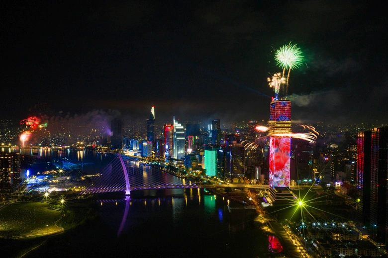 Saigon Marina IFC - ánh sáng của một biểu tượng mới- Ảnh 1.