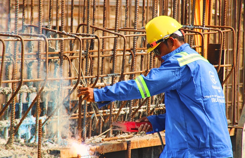 Giữ nhịp thi c&ocirc;ng giữa m&ugrave;a xu&acirc;n tr&ecirc;n c&ocirc;ng trường cao tốc Ch&acirc;u Đốc - Cần Thơ - S&oacute;c Trăng- Ảnh 2.