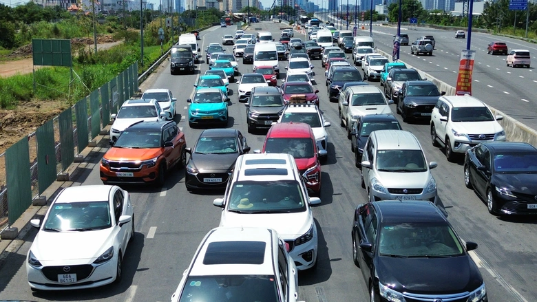 TP.HCM tăng tốc kiểm so&aacute;t kh&iacute; thải, dự kiến lập v&ugrave;ng ph&aacute;t thải thấp từ 2027- Ảnh 2.