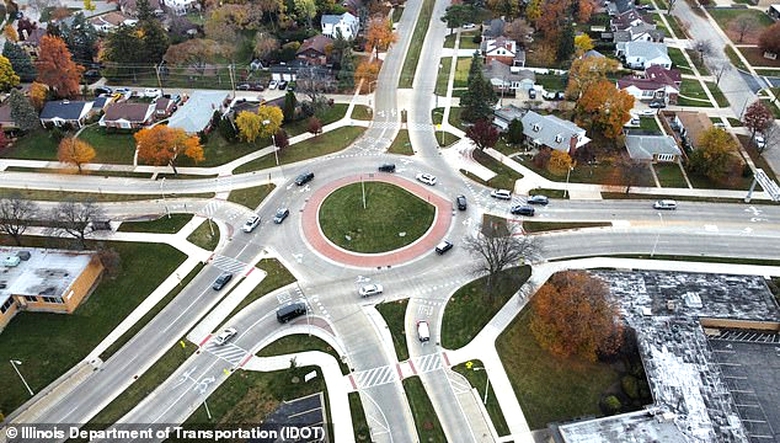 Chicago tăng cường x&acirc;y v&ograve;ng xuyến để cải thiện an to&agrave;n giao th&ocirc;ng- Ảnh 1.