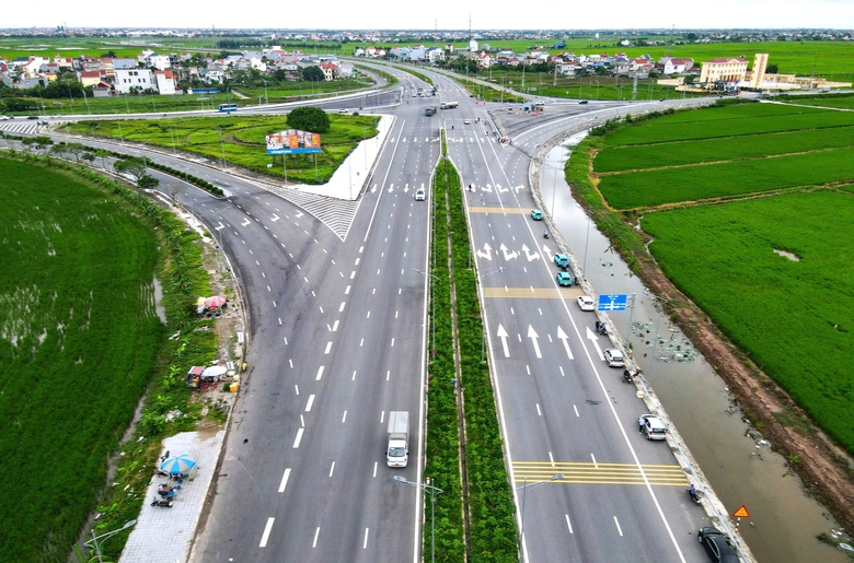 Ninh B&igrave;nh bứt tốc hạ tầng giao th&ocirc;ng đầu xu&acirc;n mới- Ảnh 1.